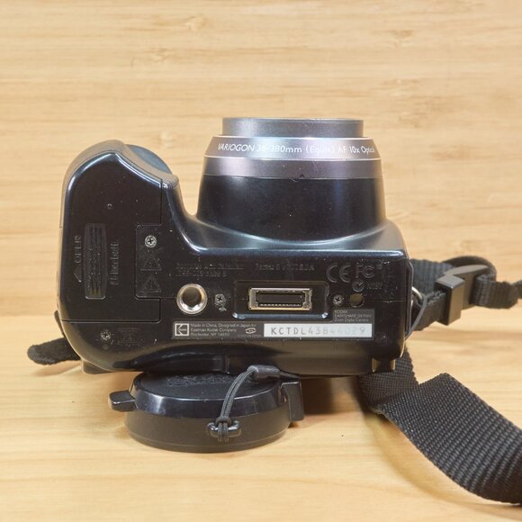 Kodak EasyShare DX7590 5 MP 10x Optical Zoom Digital Camera - Picture 7 of 8